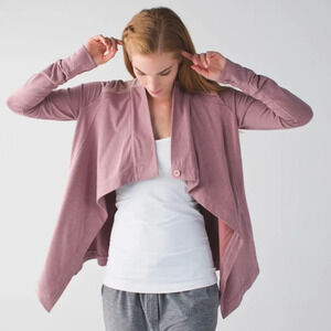 Lululemon Coast Wrap
Heathered Mod Chalky Rose